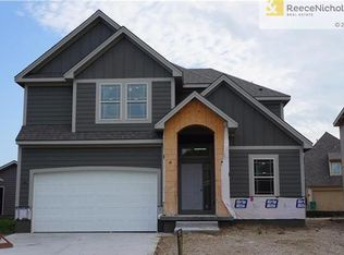 1813 SW Kendall Dr, Lees Summit, MO 64082