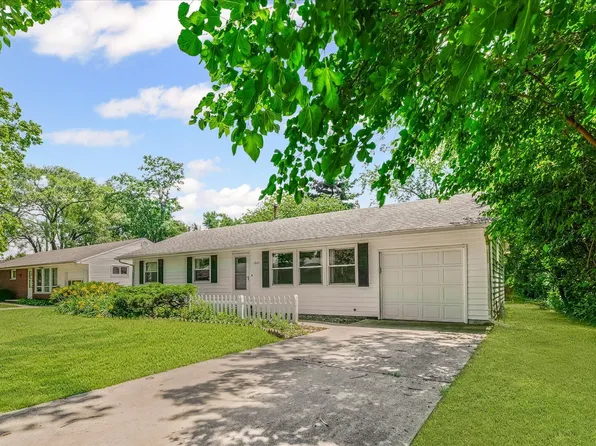 1807 Broadmoor Dr, Champaign, IL 61821