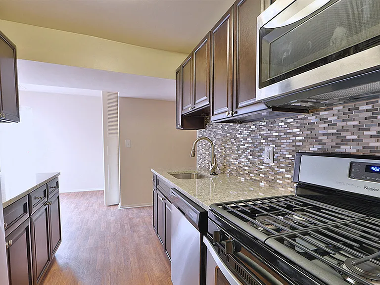 Carriage Hill Apartment Homes — Photo 1