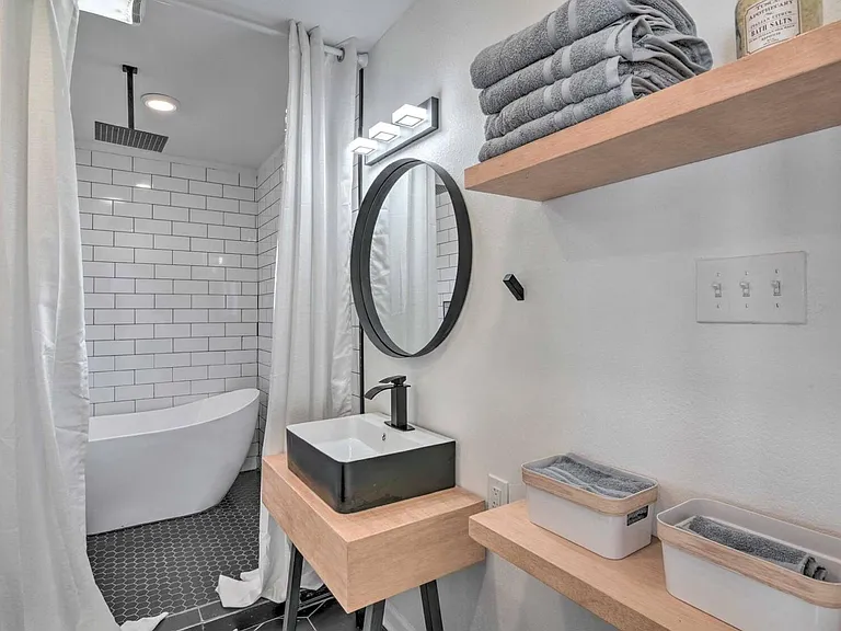 3402 Avenue Q 1/2 — Photo 11