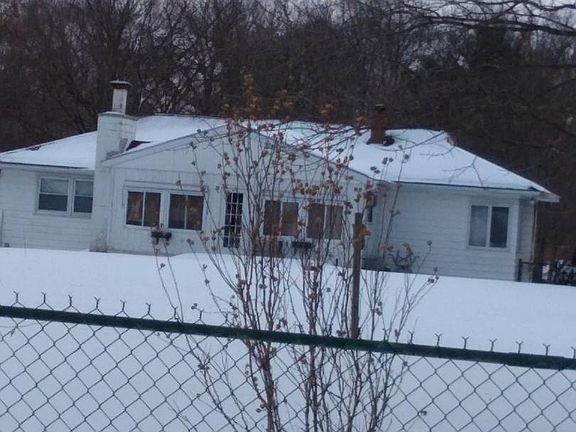 4th image of 9 Thornwood Dr