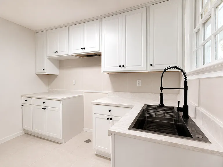 7 Bradley Dr — Photo 3