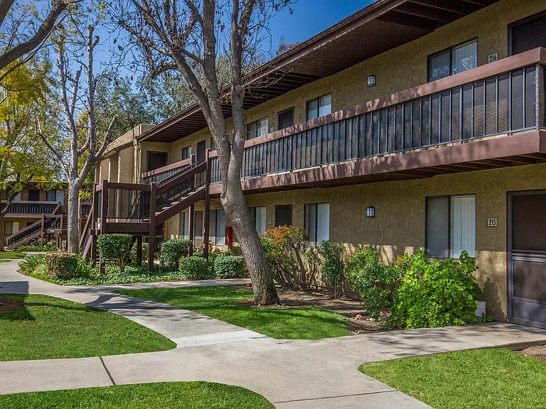 Heritage Park Montclair Senior Apartments — Photo 28
