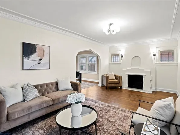 1122 E 76th St, Kansas City, MO 64131