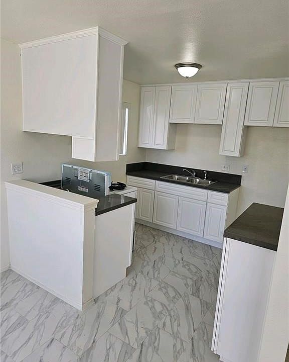 1st image of 1401 N F St APT 3