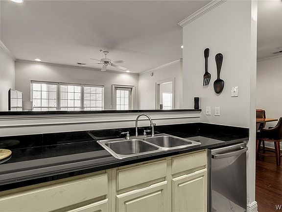 5th image of 700 15th St Unit 2408