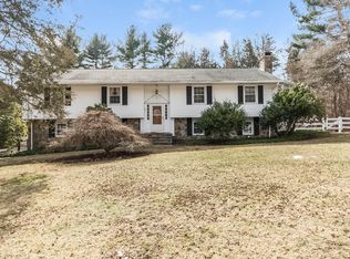 15 Saxony Dr, Trumbull, CT 06611