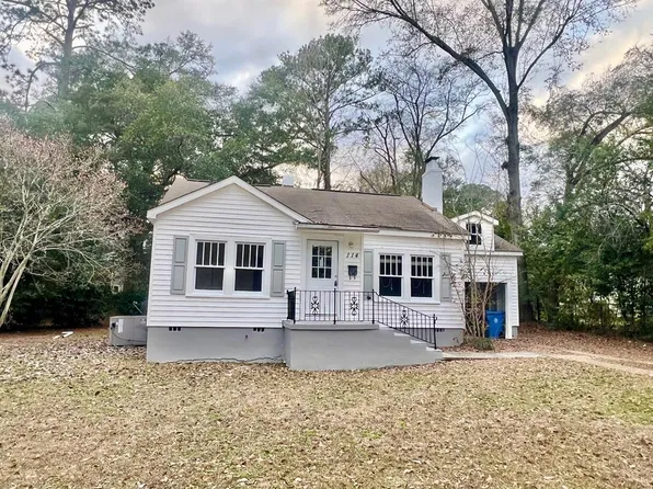 114 Westmont Dr, Dothan, AL 36301