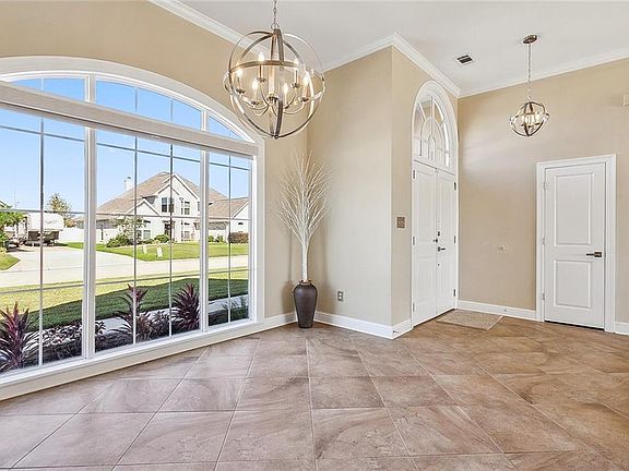3rd image of 164 River Oaks Dr