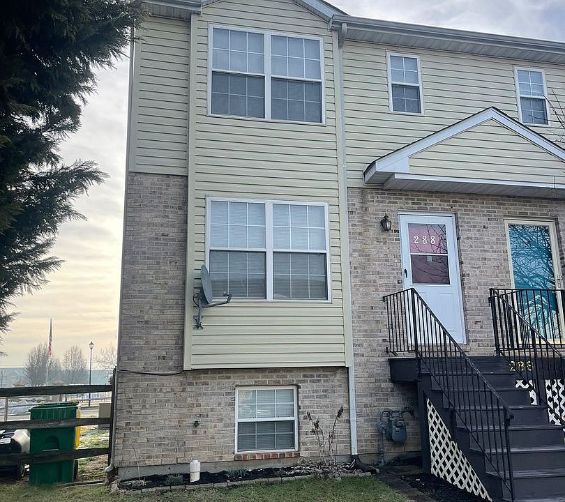 1st image of 288 Vincent Cir
