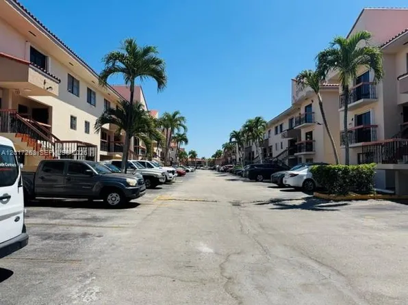 5650 W 26th Ct APT 206, Hialeah, FL 33016