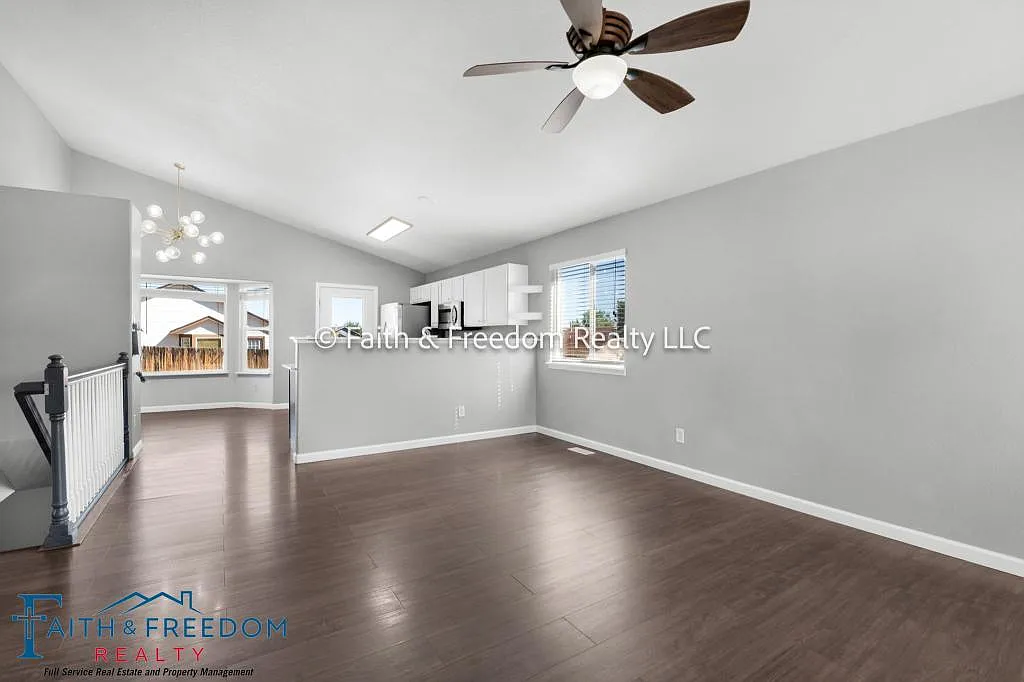 8354 Freestar Way — Photo 3