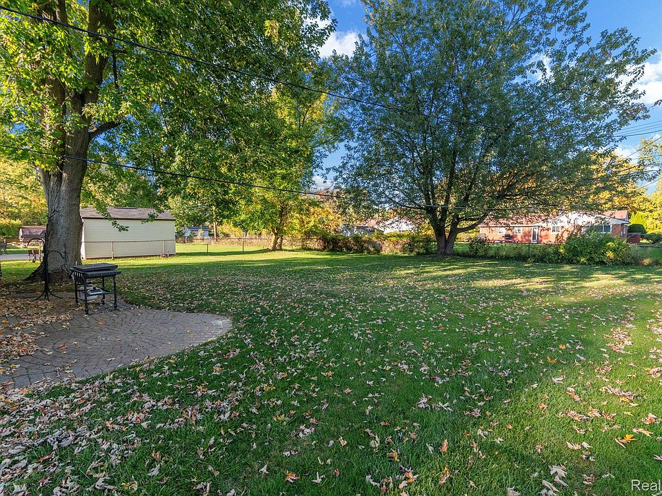 2502 Ivanhoe Dr, photo 30