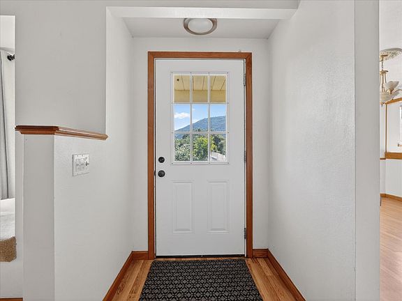 3rd image of 46535 Eastwood Dr S