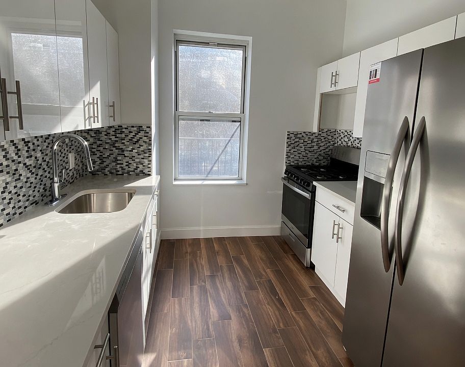 1st image of 1295 Pacific St APT 2R