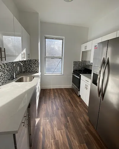 1295 Pacific St #2R Photo 1