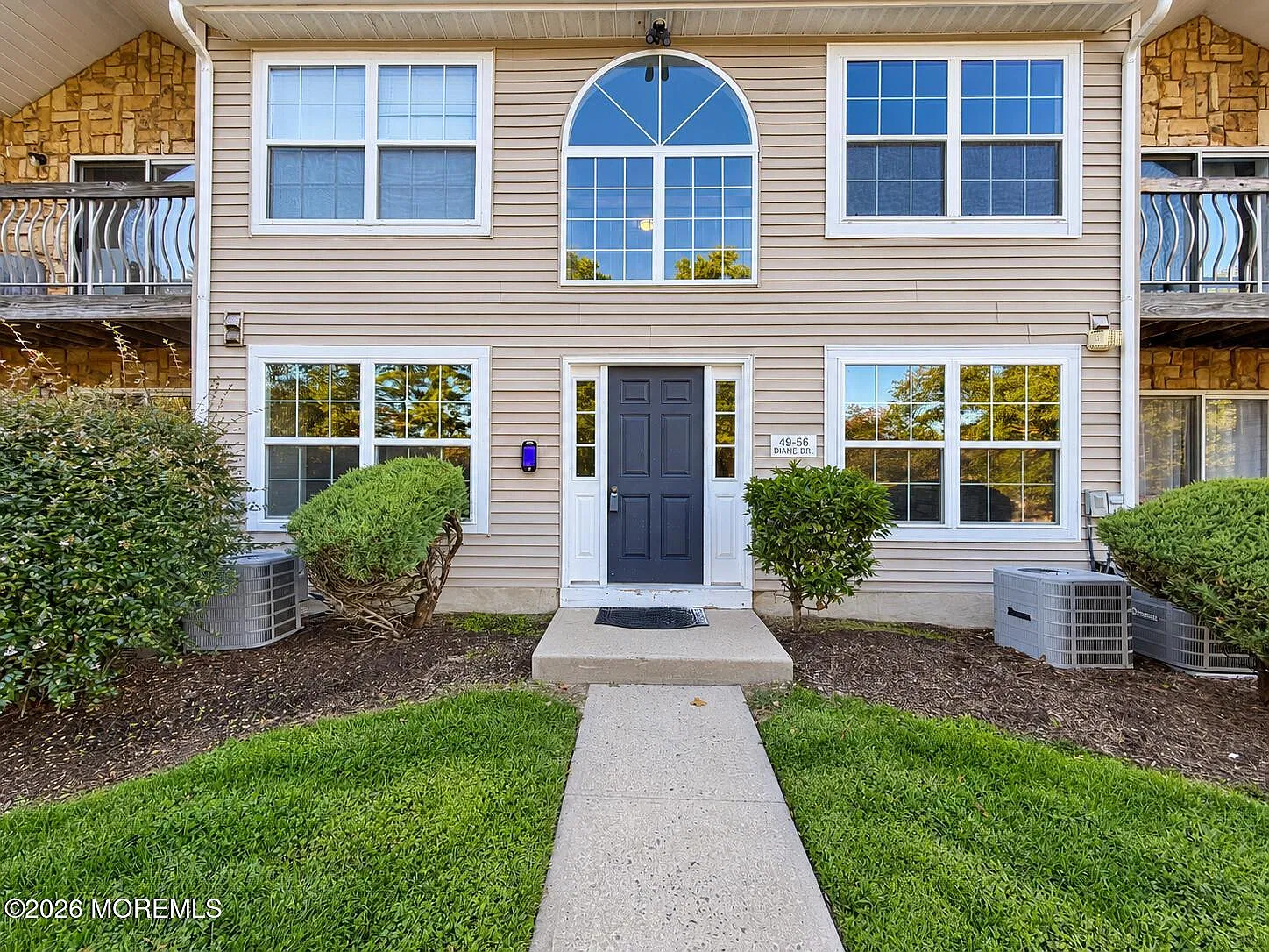 1 bed, 920 sqft, $2,450 — Photo 3