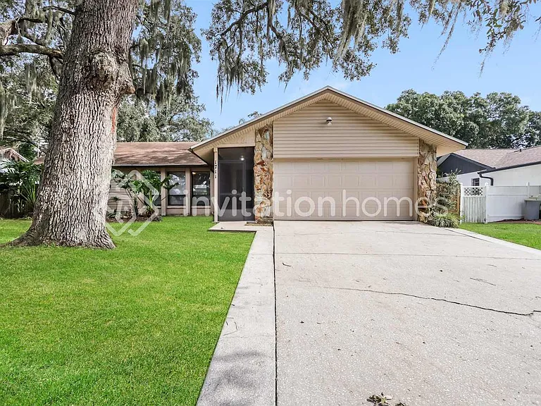 1711 Dove Field Pl — Photo 1