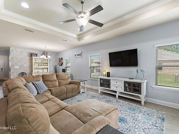 5th image of 6820 Sweetclover Dr