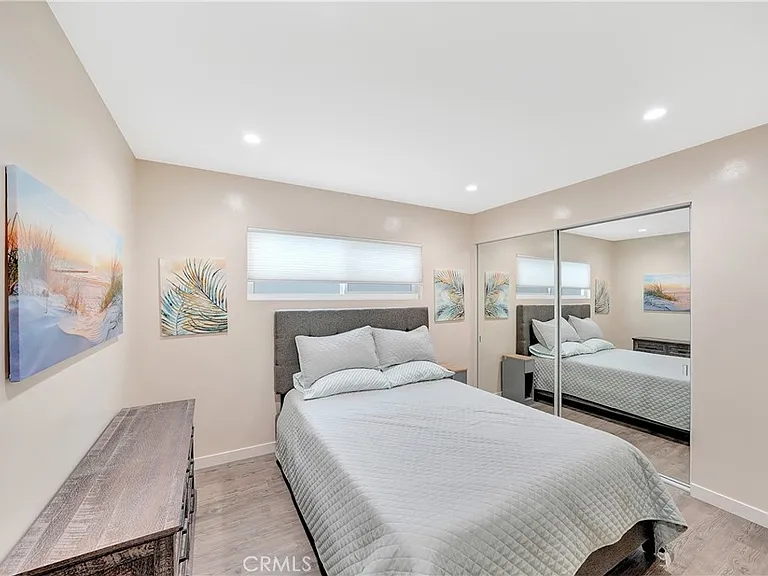 216 Collins Ave — Photo 12