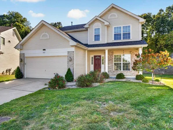 567 Brook Meadow Dr, Ballwin, MO 63021
