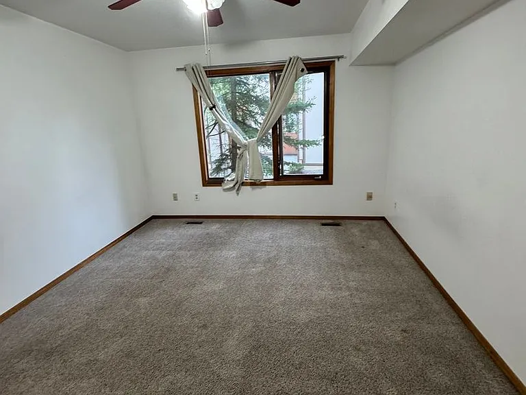 7202 Foxridge Cir #E — Photo 8