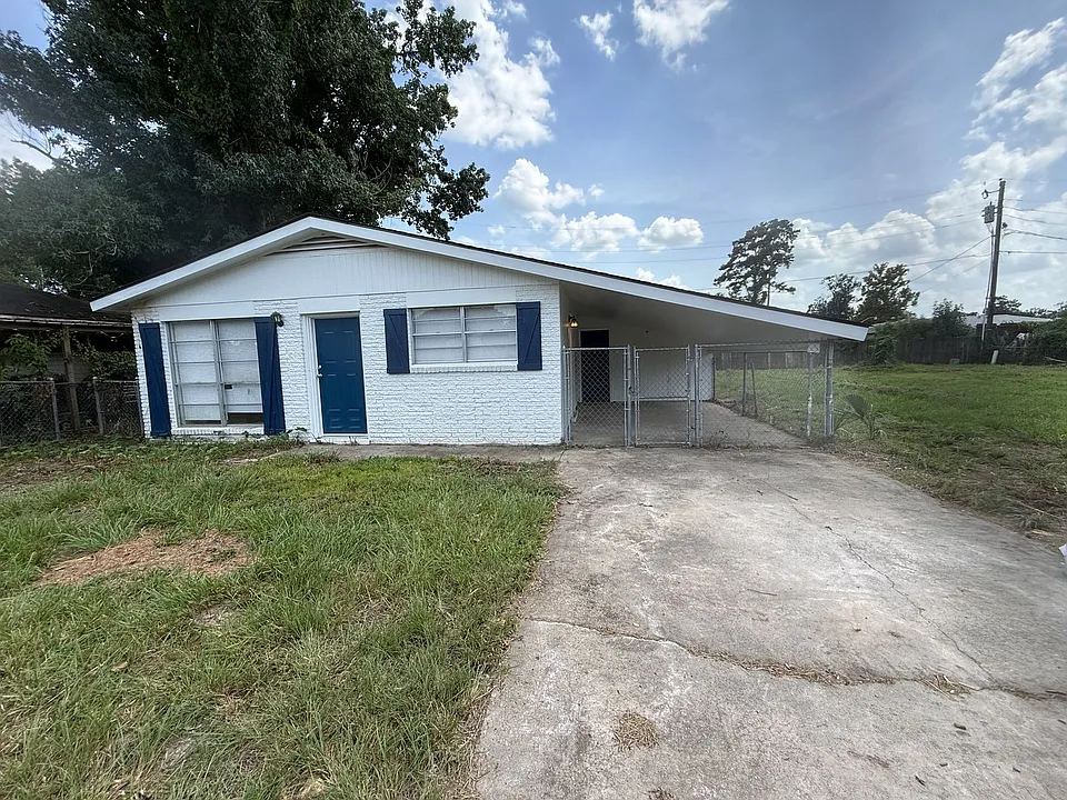 9364 Randall Ave