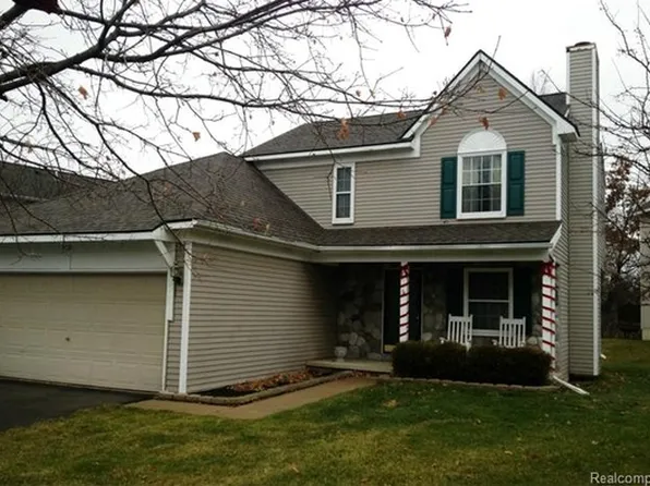 810 Yorick Path #1, Wixom, MI 48393