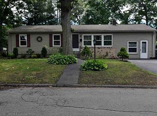 107 Peabody Dr, Warwick, RI 02889