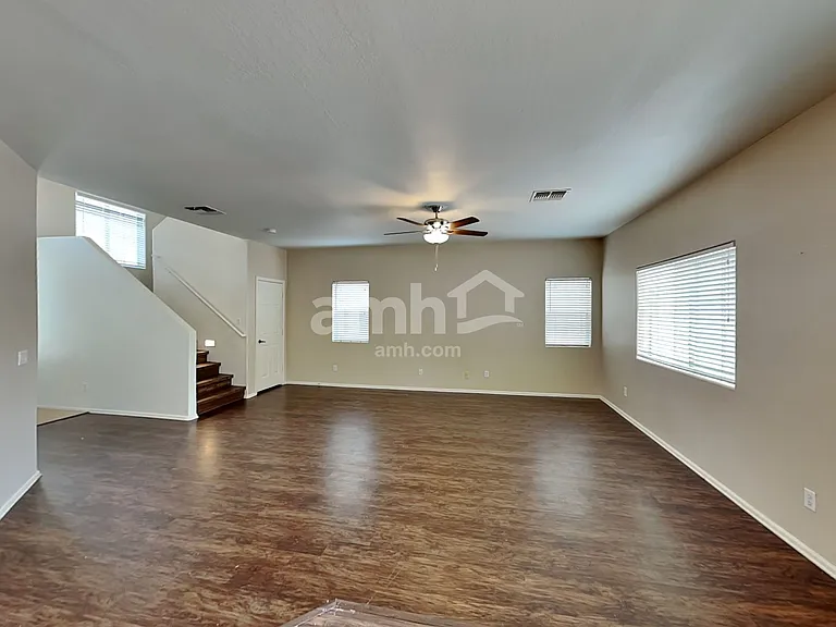 1509 S 123rd Dr — Photo 6