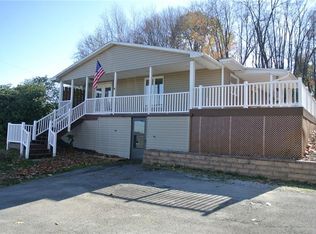 1801 Piper Rd, Leechburg, PA 15656