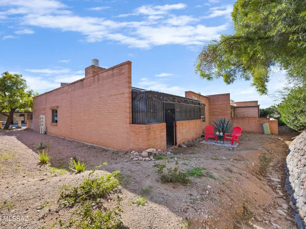 5521 N Arroyo Grande Dr, Tucson, AZ 85718