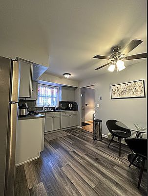 1st image of 260 Jefferson Blvd #1