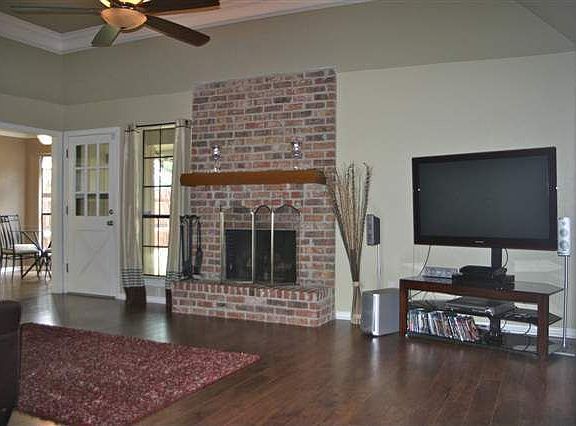 2nd image of 1198 Briarmeadow Dr