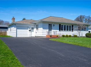 35 Cedar Ln, Rochester, NY 14622