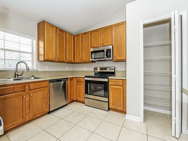 13919 Ridgewick Dr — Photo 7