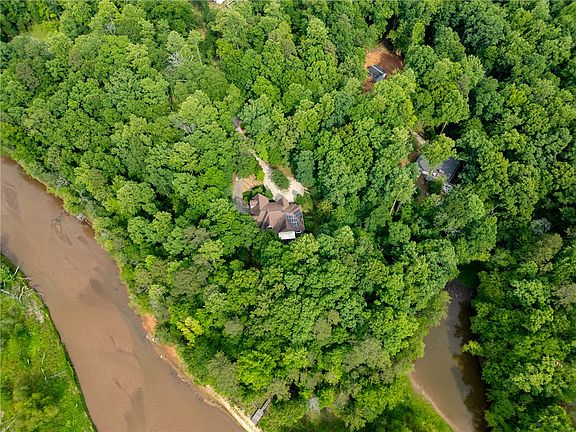 3rd image of 480 Pin Du Lac Dr