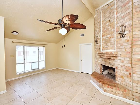 3rd image of 19211 Lazy Valley Dr