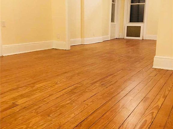 4th image of 6420 Myrtle Ave #3