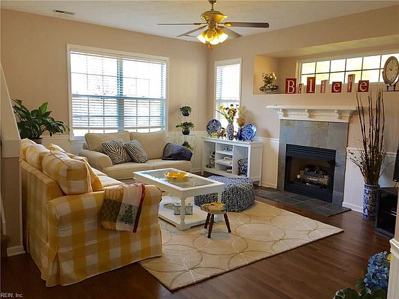 4th image of 912 Brookmont Ln
