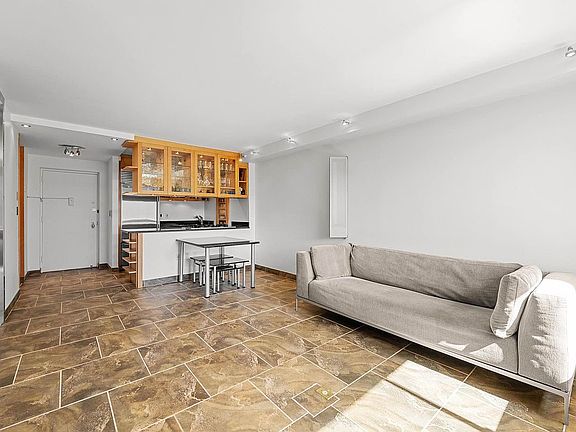 4th image of 300 Rector Pl APT 8B