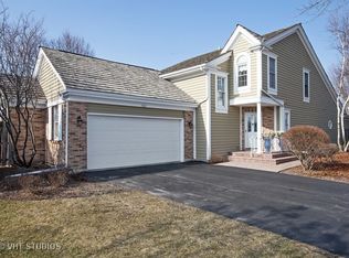462 Park Barrington Dr, Barrington, IL 60010