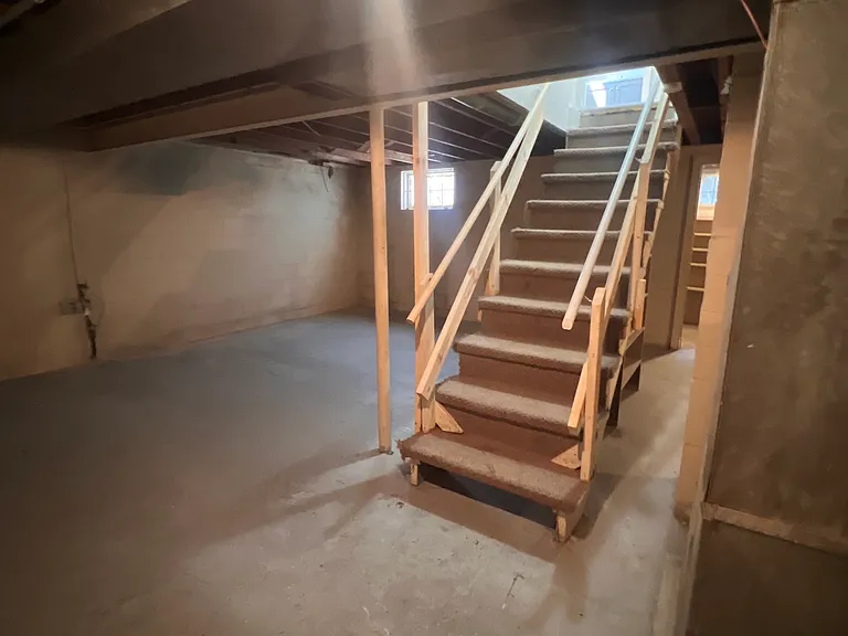 3178 Fowler Ave — Photo 10