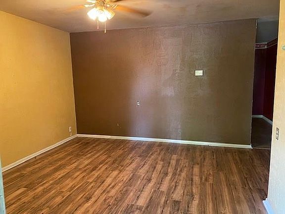 5th image of 4906 Camille Ct