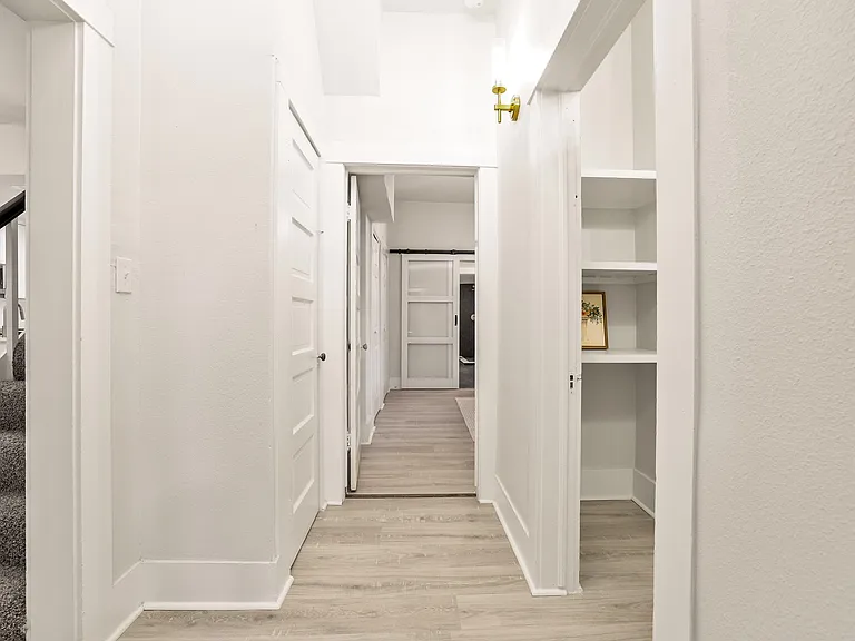 431 E Hull St — Photo 27