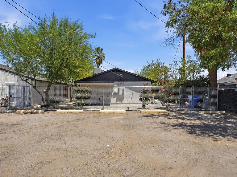 1421 E Roosevelt St #4 — Photo 27