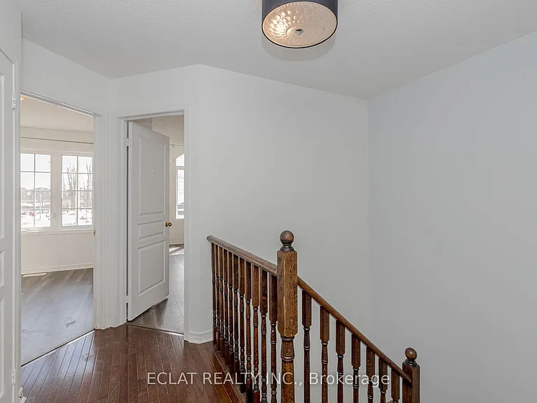 2 Lancaster Ct — Photo 25