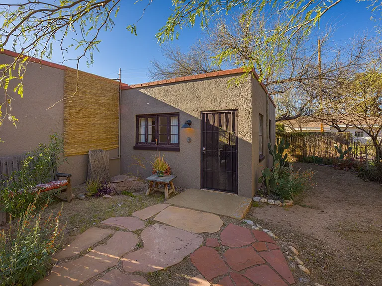 1533 E Lester St — Photo 12