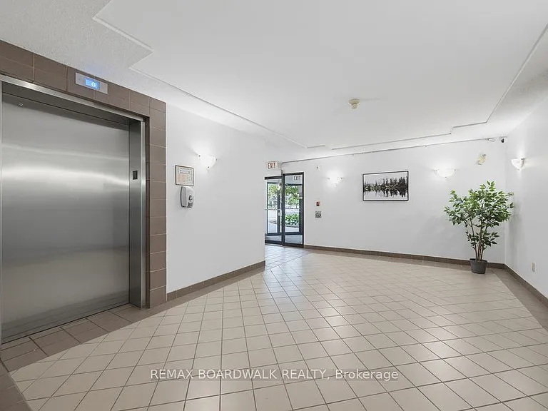 250 Brittany Dr #207 — Photo 24