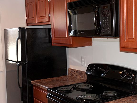 2nd image of 1304 Millers Ct